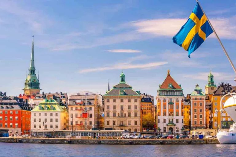 ROMANCE IN THE EUROPE                                                               3 เมืองโรแมนติกในยุโรปเหนือ ที่คุณต้องไปสักครั้งในชีวิต