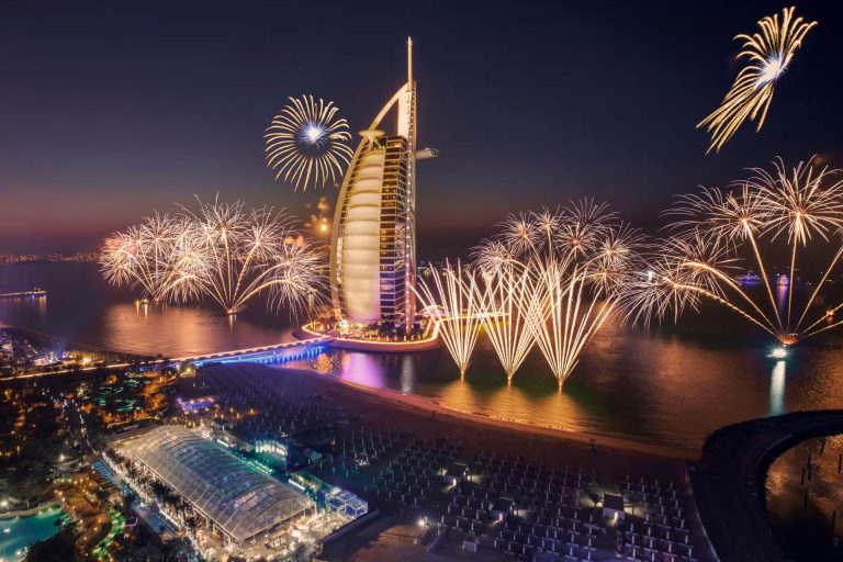 เฉลิมฉลองปีใหม่ที่ DUBAI